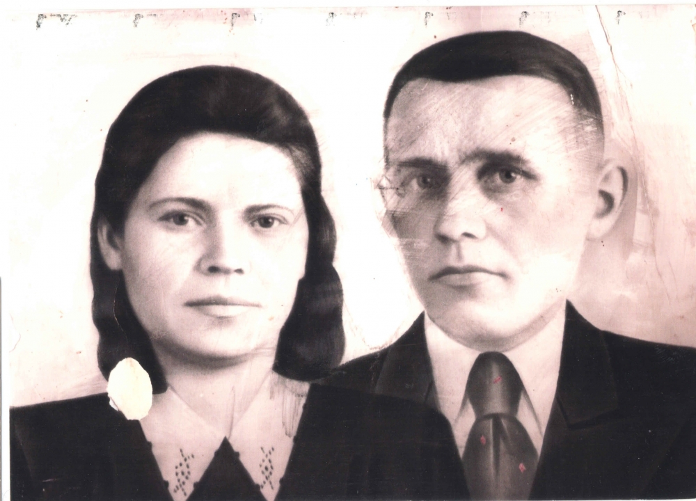 Бабушка и дедушка Константина.