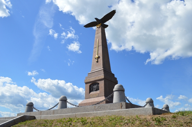Памятник Кутузову на Бородинском поле.