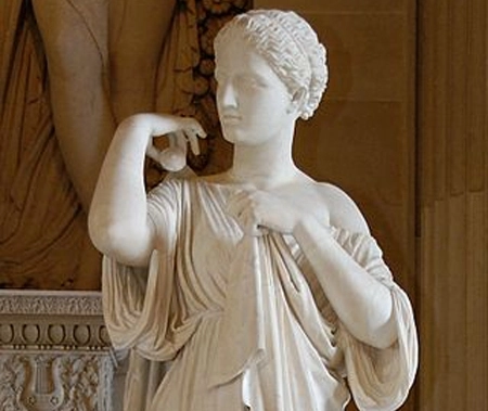 Статуя богини Артемиды.