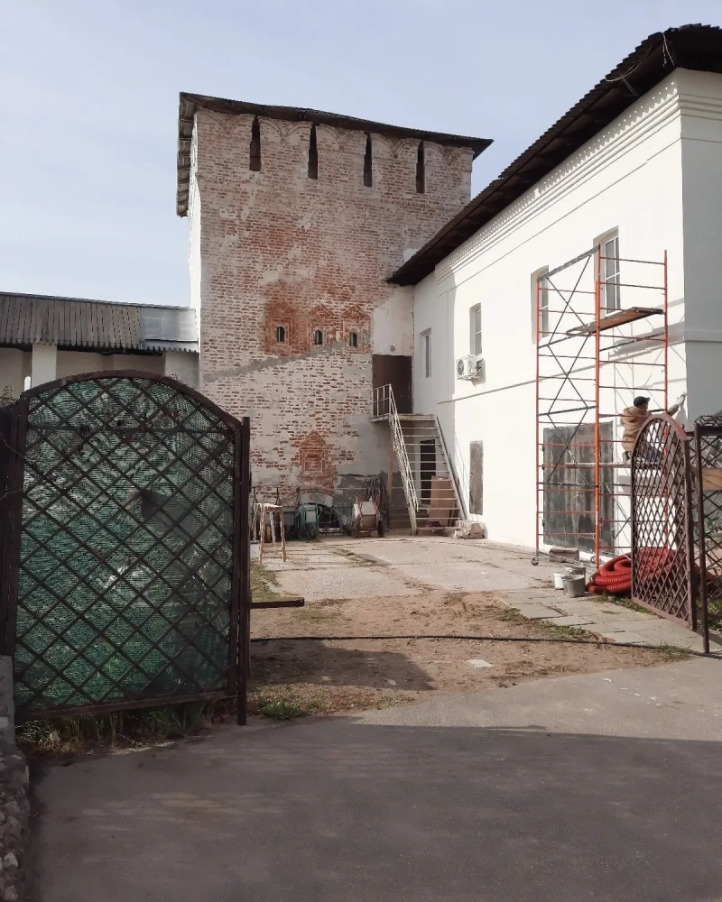 Башня «Измены» в монастыре.