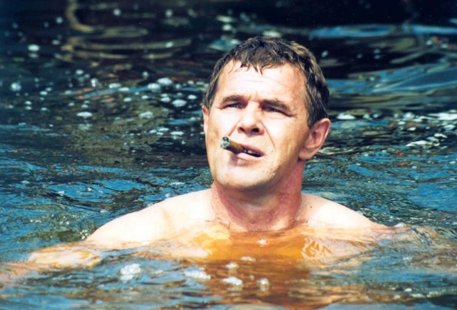 Алексей Булдаков в фильме «Особенности национальной рыбалки», 1998 г.