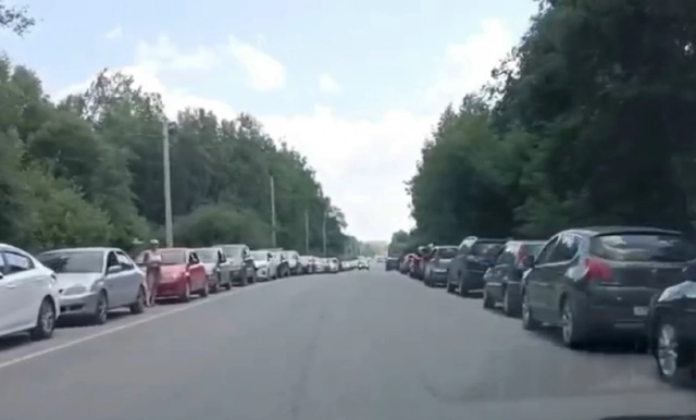Стоять в таких очередях захочется не каждому...