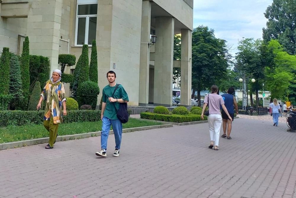 В центре Ставрополя можно увидеть женщин в платках.