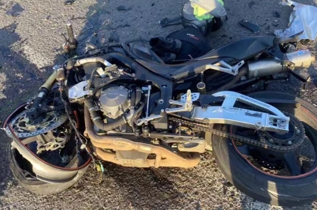 Разбитый мотоцикл подростка в Канске.