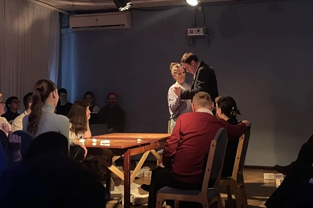 Рассчитана постановка на то, что зрители станут активными участниками этой истории.