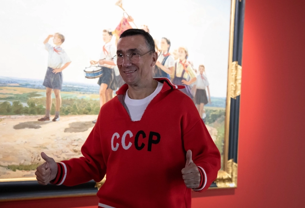 Евгений Хамин планирует сделать свою коллекцию картин достоянием города.