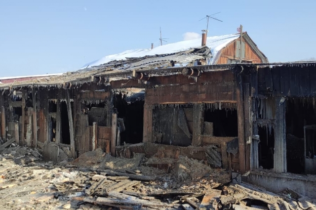 Сгоревший дом на улице Усть-Керепеть в Томске 