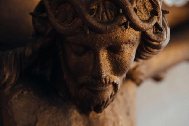 Статуя Иисуса Христа, сохранившаяся в церкви Смоленской Божией матери. 