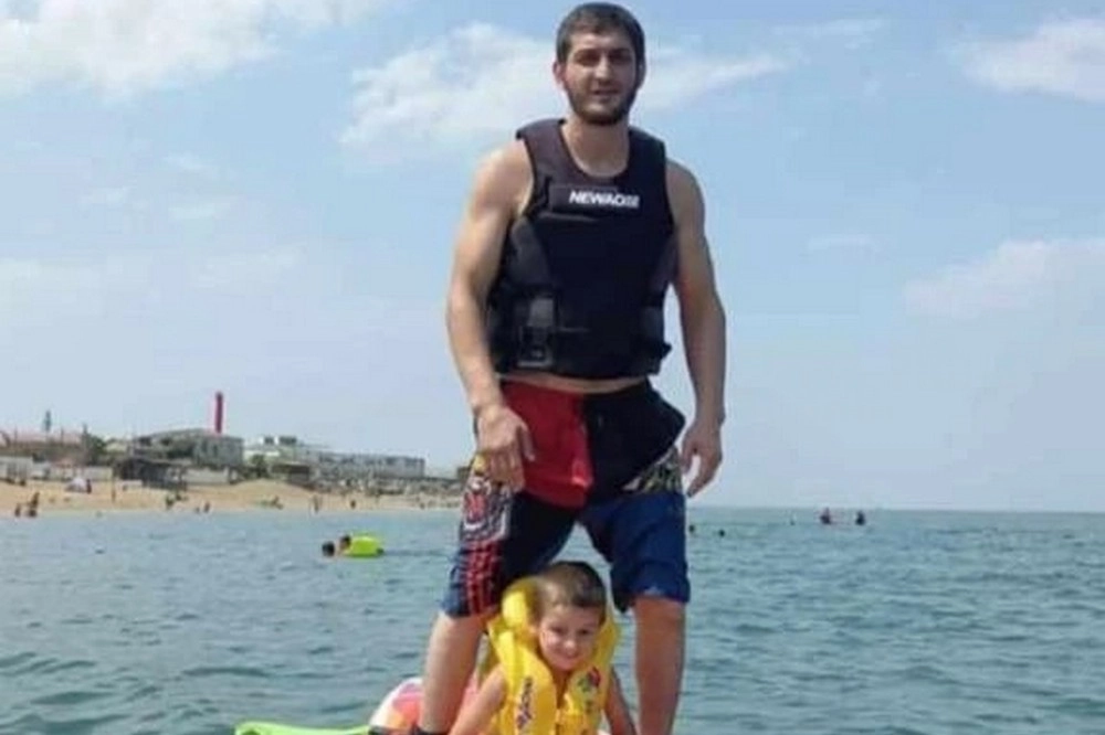 Каждый день Магомед через силу идет к своей мечте.