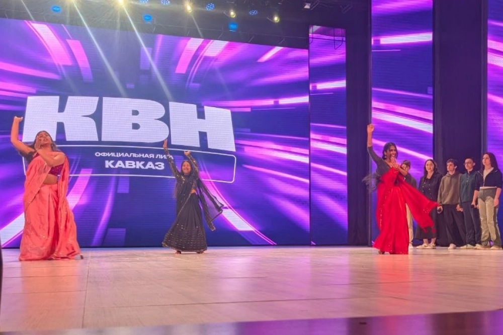 Девушки из команды 