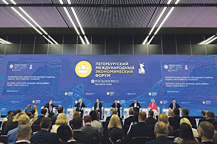 Орловская делегация приняла участие в мероприятиях ПМЭФ-2025.