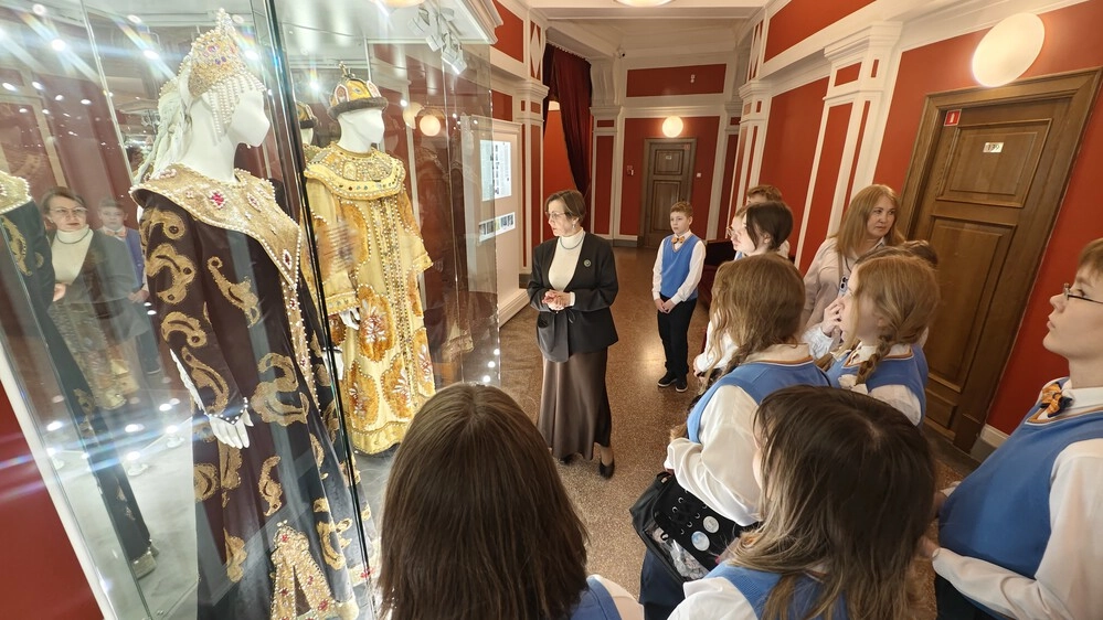 Участников экскурсии впечатлили костюмы.