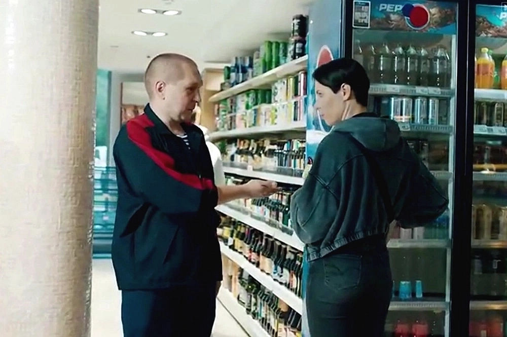 Павел Чернявский в фильме «Девушки с Макаровым».