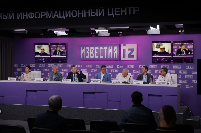 В пресс-центре «Известия» 28 июля прошёл «круглый стол», участники которого пытались определить шансы малых партий попасть в Госдуму.