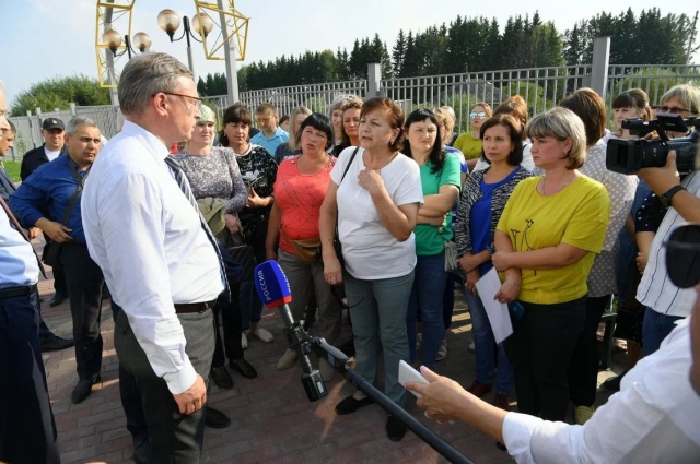 Глава региона сообщил родителям об итогах совещания.