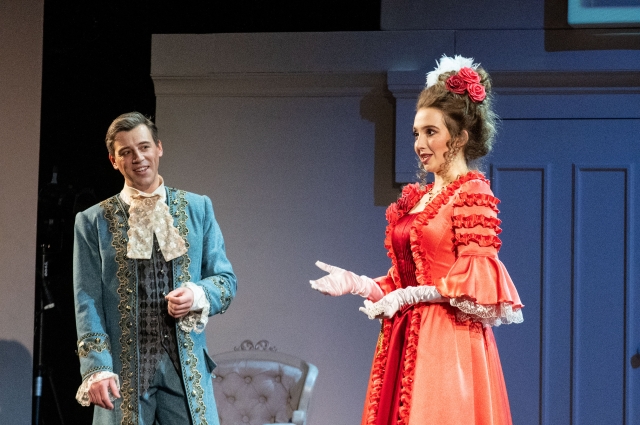 В этом году весёлая комедия положений Александра Дюма «Брак при Людовике XV», получив название «Брак по завещанию» (12+), уже радует омских зрителей. 