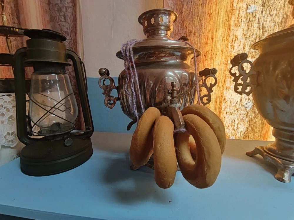 Жители села Вихляева создали две музейных комнаты, а ещё многие из них - настоящие рукодельницы.