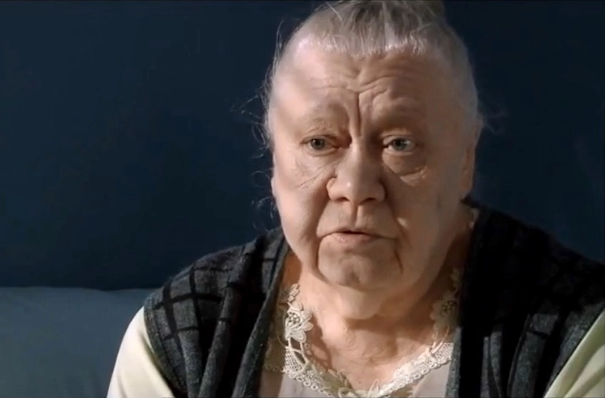 Галина Стаханова в фильме «Красная зона», 2021 г.