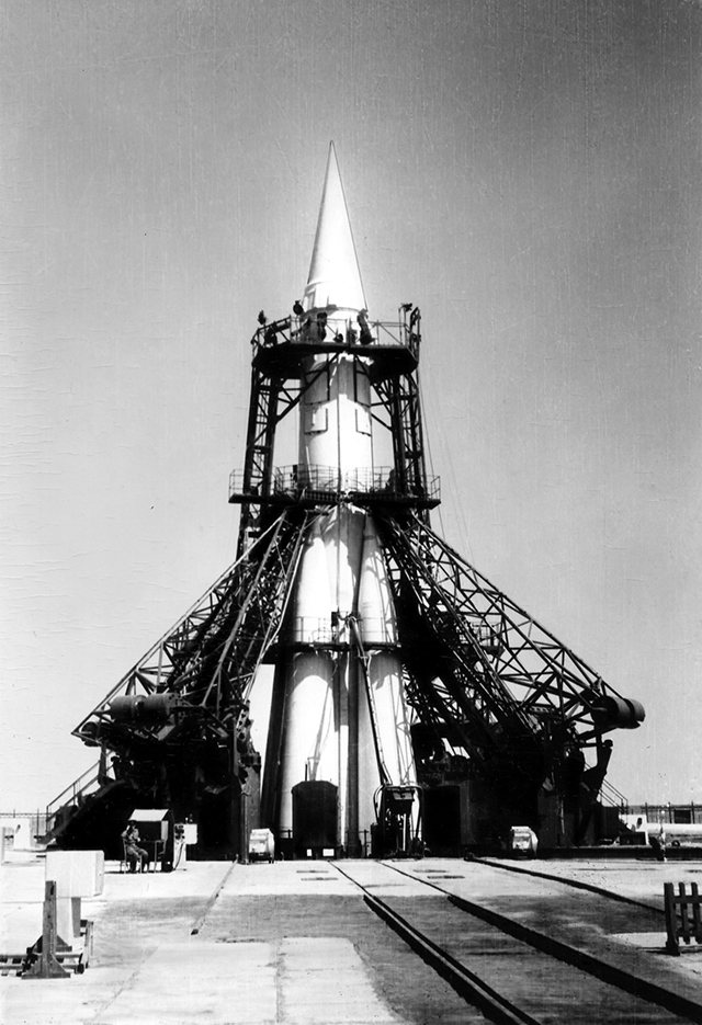 Ракета Р-7 на стартовой площадке