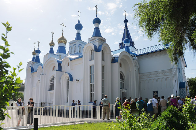 Воскресенский кафедральный собор в Бишкеке.
