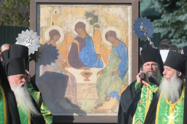 Икона «Троица».