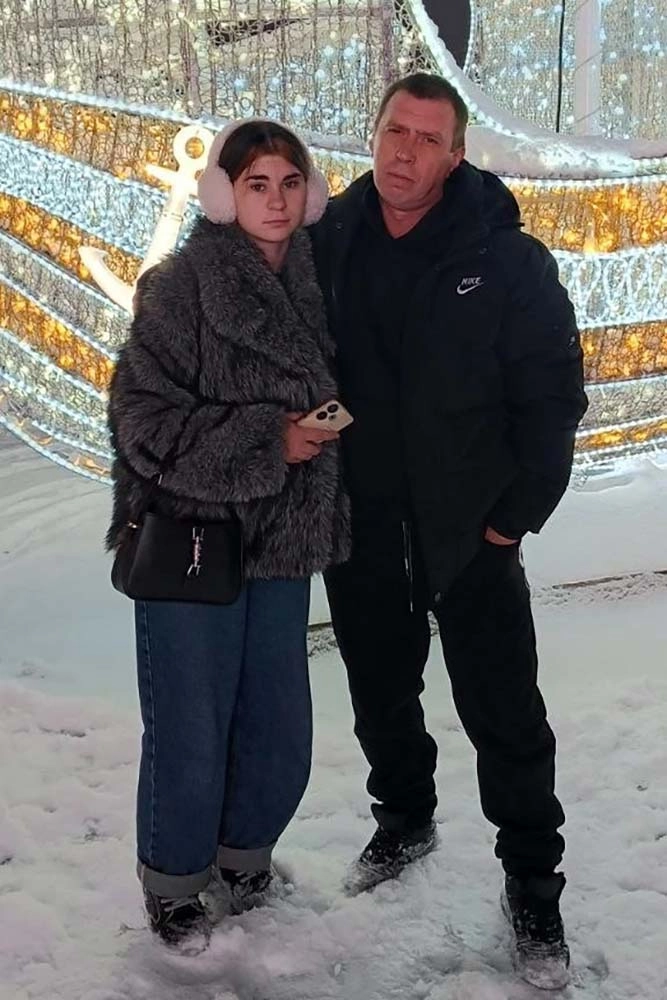 Денис Резников со взрослой дочерью Лизой.