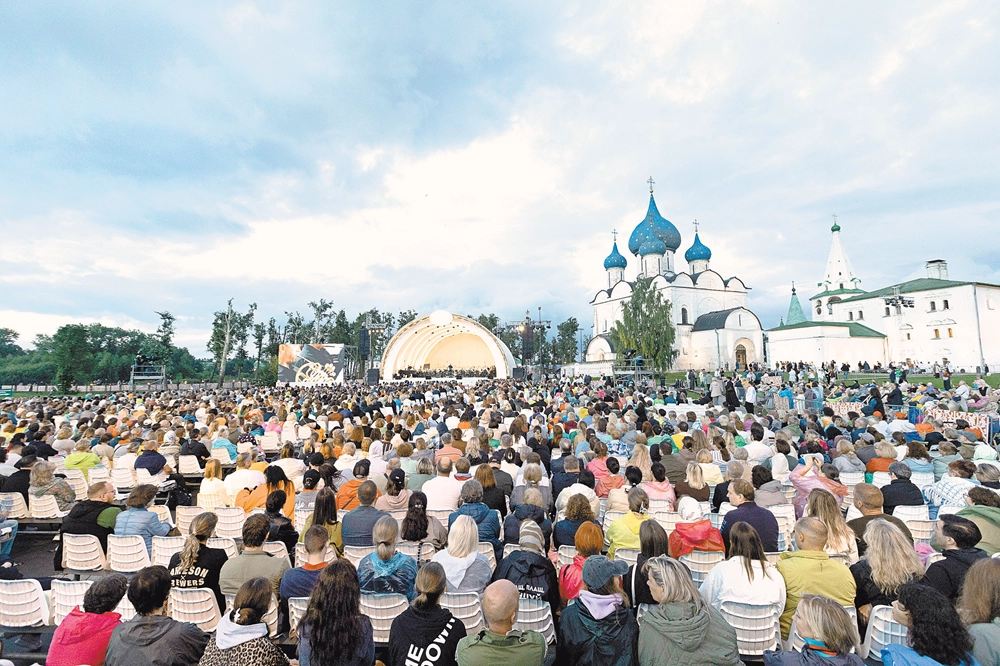 Мацуев-фест в Суздале посетили более 40 тысяч человек и ещё больше смотрели онлайн-трансляции концертов.
