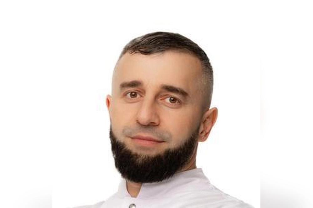 Жамбулат Байханов был единственным врачом на борту этого рейса.