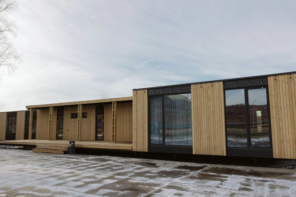 Офис продаж апартаментов на строительной площадке комплекса 