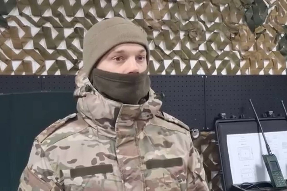 Фото К тексту Никиты Сахарова про обеспечение связью воюющих подразделений в группировке войск Днепр. Начальник аппаратной связи с позывным Болгарин