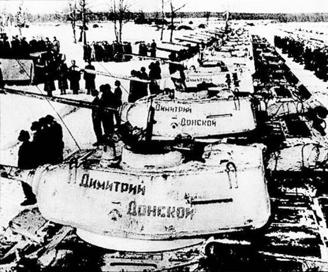 Панорама танковой колонны «Дмитрий Донской» в день передачи.