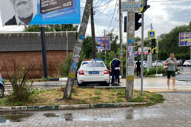 Полиция перекрыла дорогу 