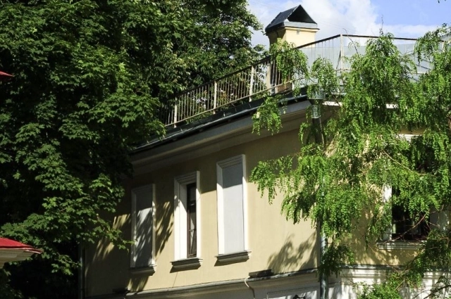 Дворик бывшей усадьбы Охотниковых.