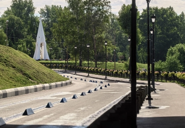 После гонки улицы центра были непривычно пустями.