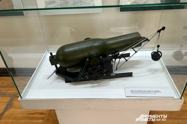 Макет чугунной пушки калибра 20 дюймов.