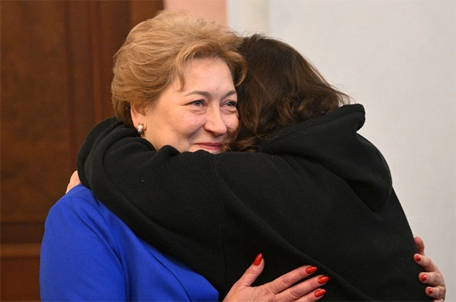 После вердикта судьи адвокат Полины Лурье Светлана Свириденко расплакалась от счастья.