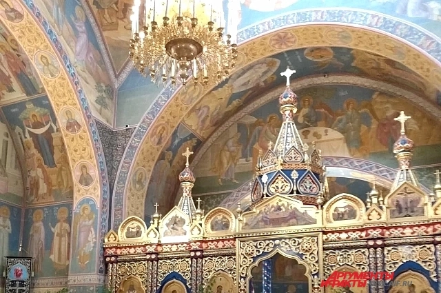 Удобнее всего освятить пищу накануне воскресной Пасхи, днём в субботу.