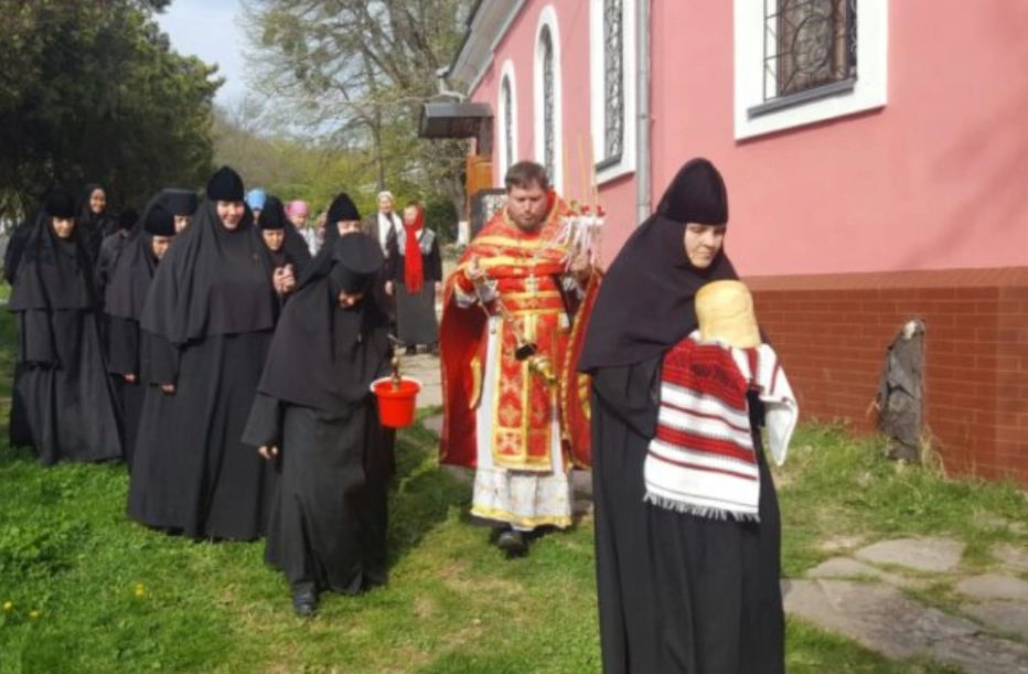 Свято-Троице-Параскевиевский Топловский женский монастырь Симферопольская и Крымская митрополия, Русская Православная Церковь