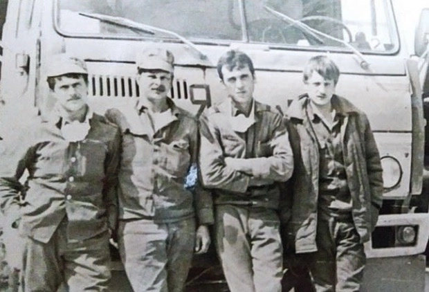 Сергей Герасимов справа.