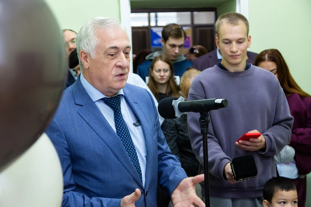 УРГЭУ открытие комнаты матери и ребенка