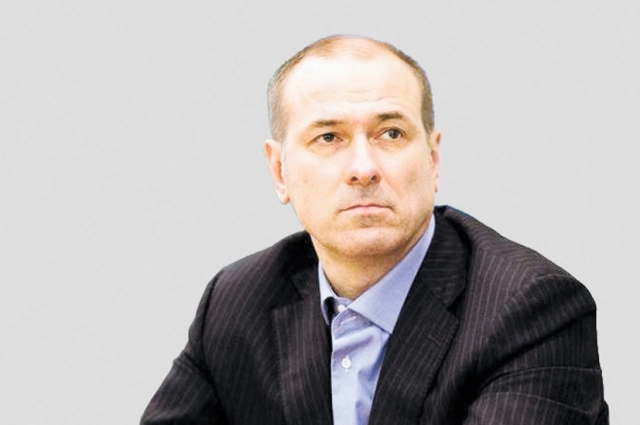 10 лет Константин Окунев был депутатом Заксобрания.