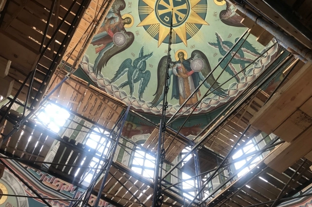 Роспись купола в процессе