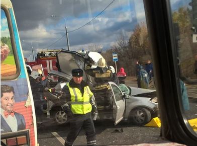 Авария на Нежинском шоссе под Оренбургом возможно унесла жизни двух человек.