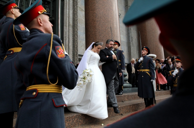 Георгий Романов и Ребекка Беттарини после венчания.