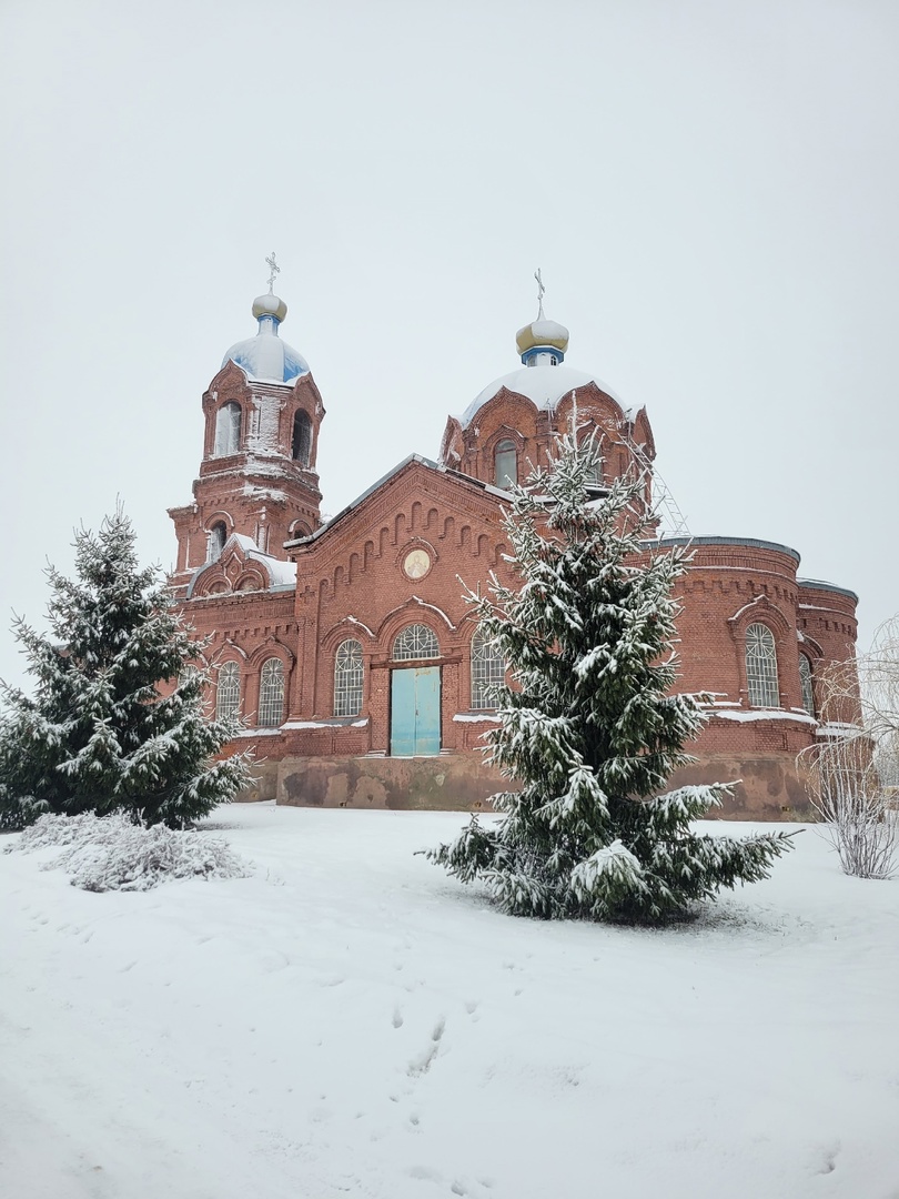 Храм в селе Пушкари – уникальный памятник, где сохраняется атмосфера дореволюционной России.