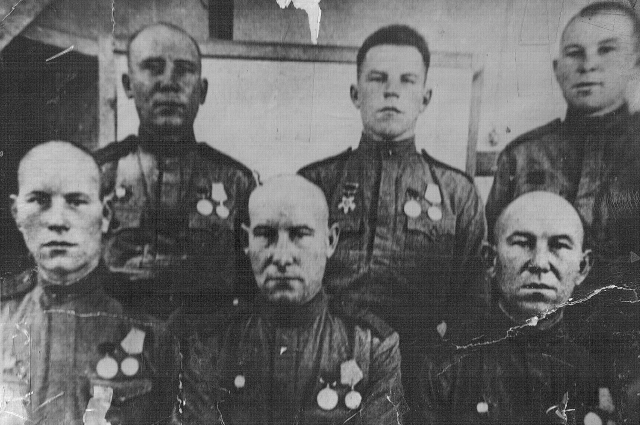 Добровольцы из Тувы.