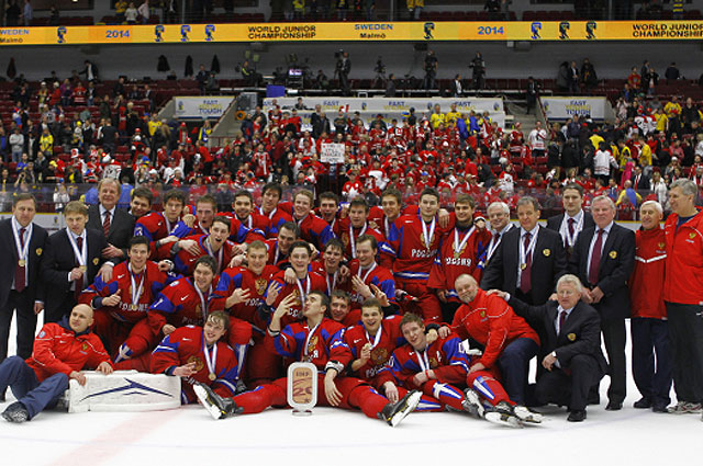 Сборная России, завоевавшая бронзовые медали молодёжного Чемпионата мира по хоккею в матче со сборной Канады