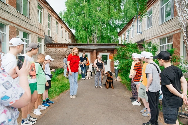 УБРиР организовал праздник для юных пациентов ОДКБ