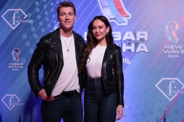 Гарифуллина и Воробьев тайно сыграли свадьбу, на публику вместе впервые вышли на Родине Аиды.