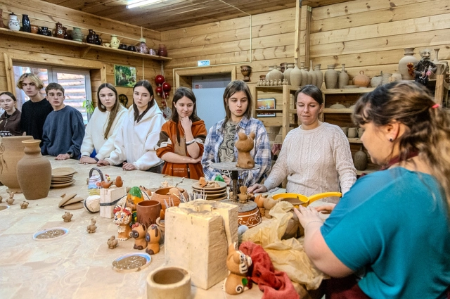 «Прости, большуха!» Уральским студентам рассказали о купеческом Невьянске